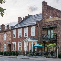 Exterior photo of the Dinsmore Inn